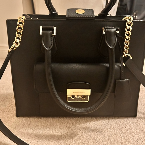 Michael Kors Medium Saffiano 100% Leather Bag 8/10 condition. No dustbag. - Picture 9 of 9